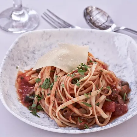 Labranda Sandy آغيوس غيوريوس